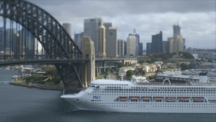 عالم الجزيرة-التنين يلتهم عقارات العالم