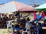 Bañistas arriesgados en Manzanillo, playas llenas