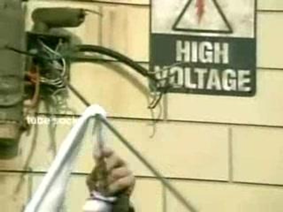 SuperBowl XL- Mastercard: MacGyver