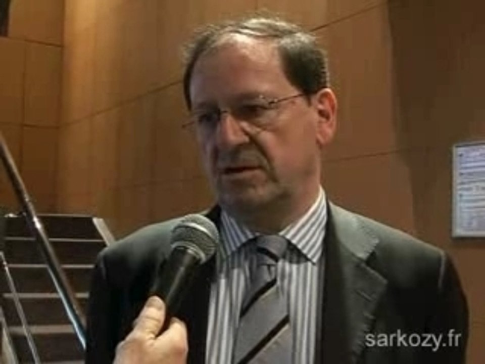 Hervé Novelli répond à Julien Dray