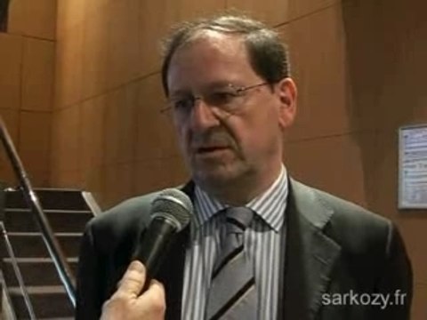 Hervé Novelli répond à Julien Dray