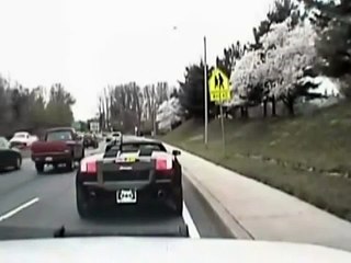 Ces Policiers Arrêtent un Homme Déguisé en Batman