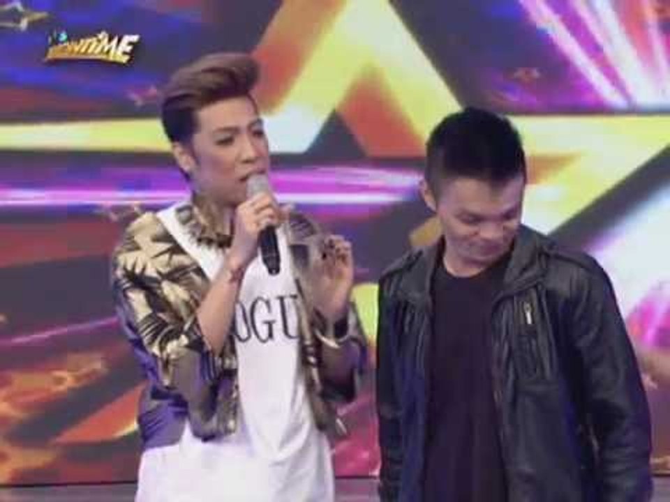 Bamboo look-alike rocks 'Showtime'