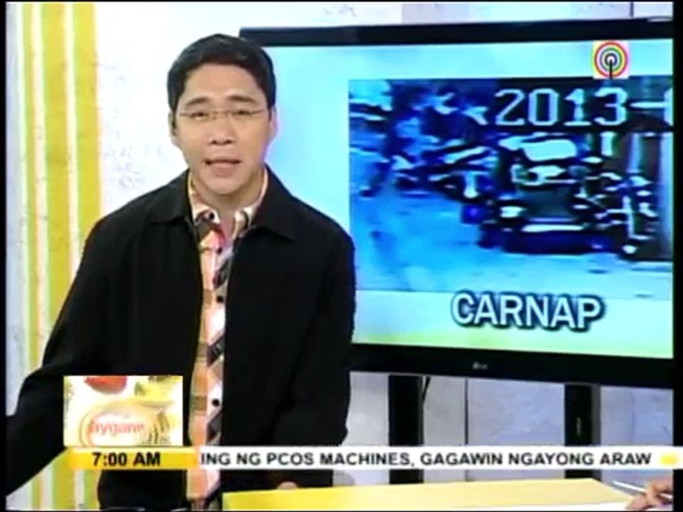 2 men caught on cam stealing motorcycle