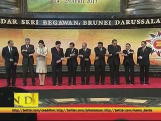 ASEAN leaders agree on peaceful resolution of sea row