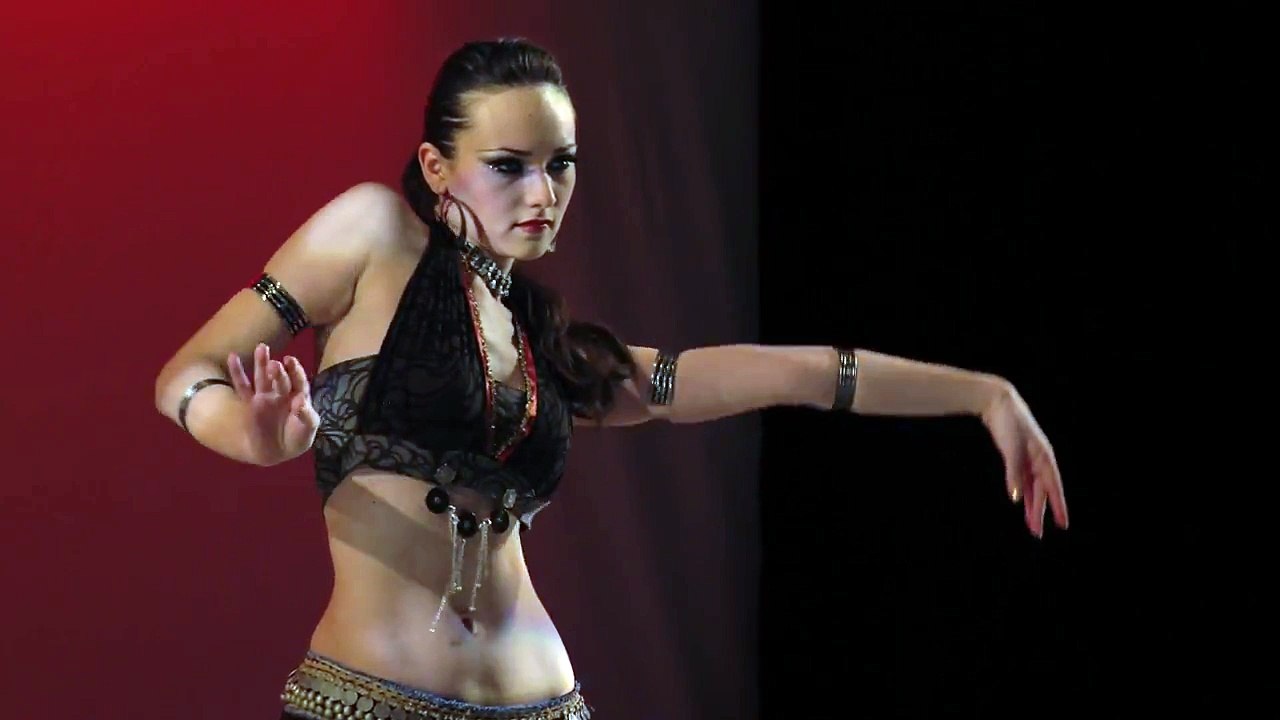 Tribal Fusion improvisation - Irina Akulenko - from Diamond Cut Bellydance instructional video