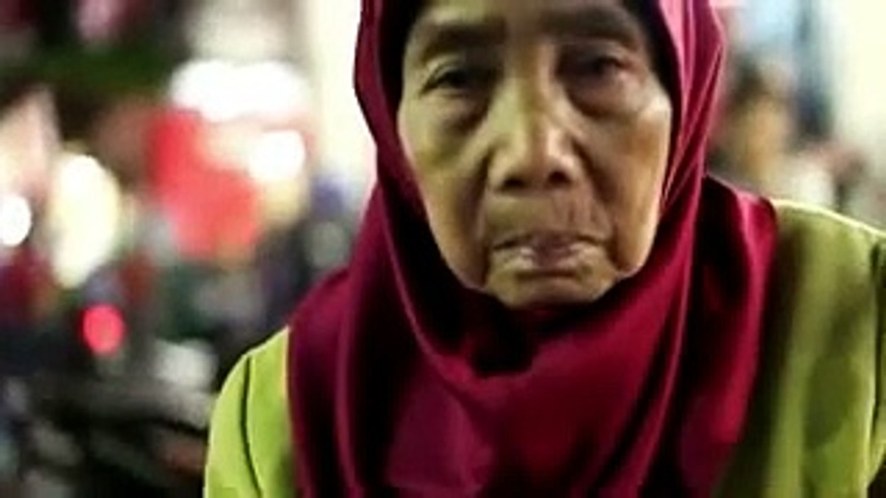 اندونيسيا لماذا يتركون الاسلام ويعتنقون المسيحيه