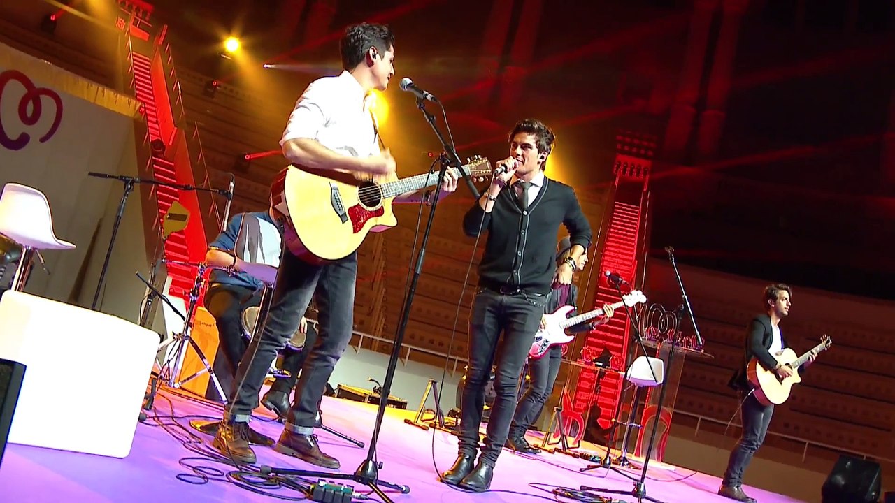 Dvicio - Premios Cadena 100 (2015)