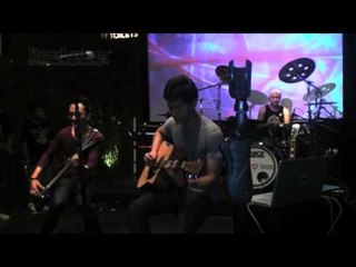 Fedi Nuril Seimbangkan Musik dan Akting