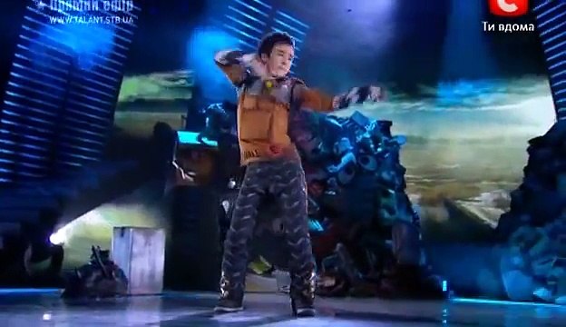 Атай Омурзаков- Танец Wall-E. Украина ищет таланты. Клёво
