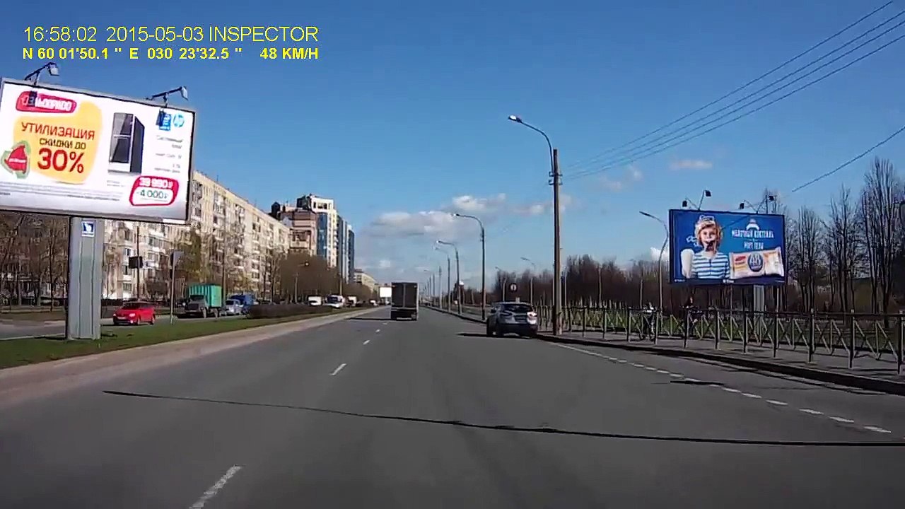 Skateur très chanceux à St petersbourg : presque tué par une voiture