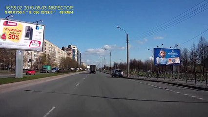 Skateur très chanceux à St petersbourg : presque tué par une voiture
