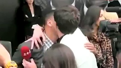 Un reportero quiso robarle un beso a Will Smith y recibió una cachetada
