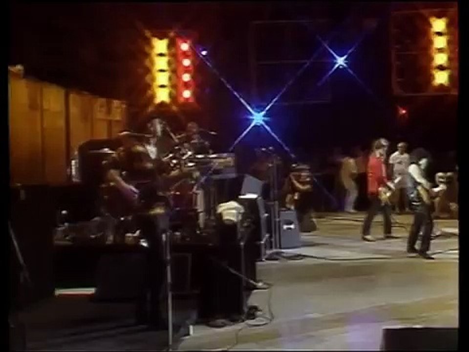 Daryl Hall & John Oates ☮ Maneater (Highest Quality)