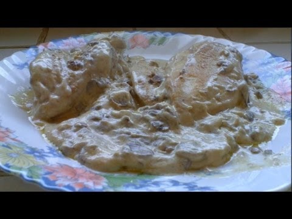 Les escalopes de poulet à la crème de champignons (recette rapide et facile) HD