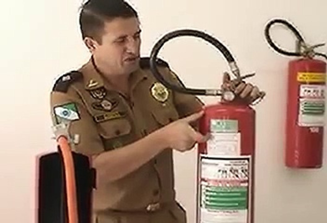 Extintor de Incêndio de Água - H2O - Combate e Prevenção de Incêndios -  Segurança do Trabalho
