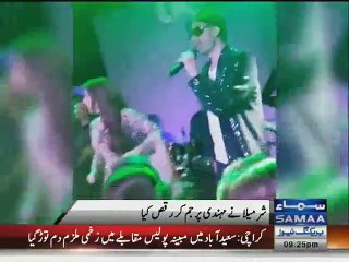 Sharmila Farooqi dancing on her own Mehndi