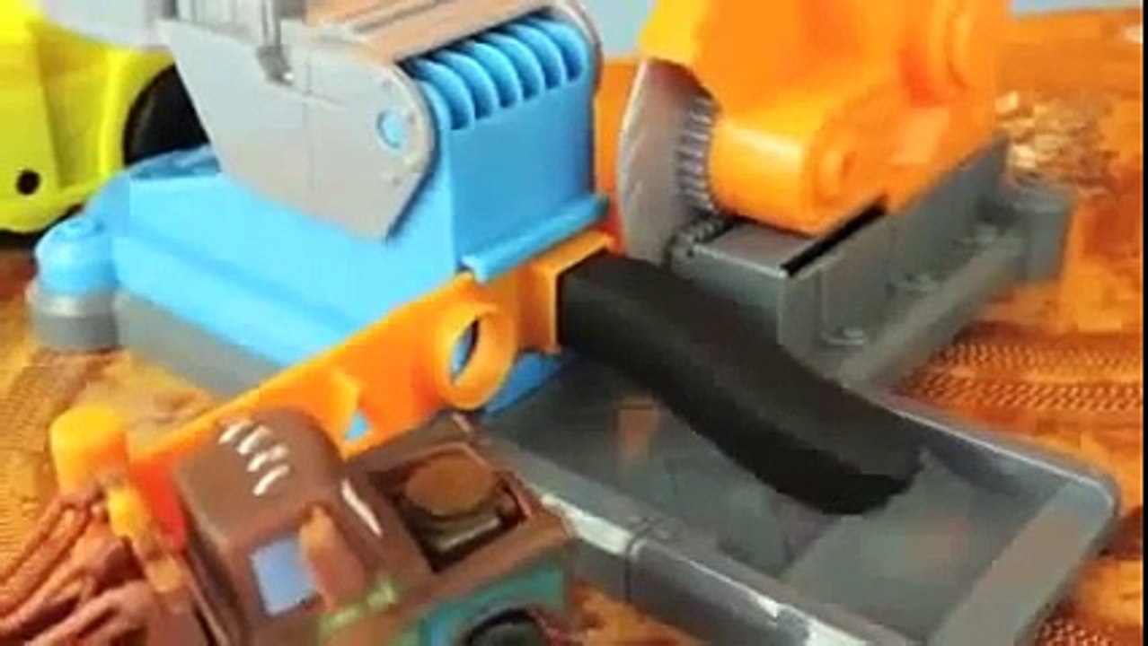 Play Doh Diggin' Rigs Saw Mill Play Set Reviewed by Disney Cars Toy Mater