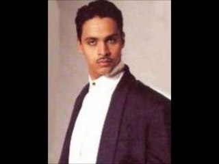 Johnny O - Don't Go Away