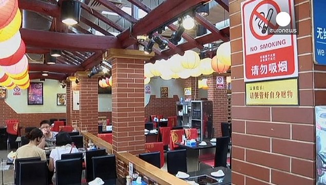 Cina: a Pechino scatta il divieto di fumo in ristoranti e uffici