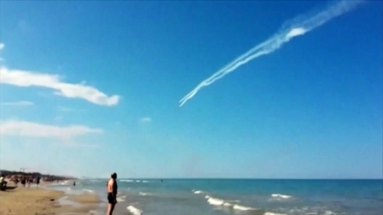 Collision meurtrière de deux avions de voltige en Italie