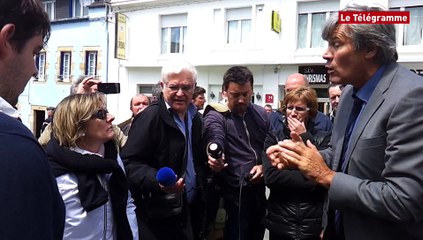 Le Foll. Le ton monte avec les éleveurs de porcs