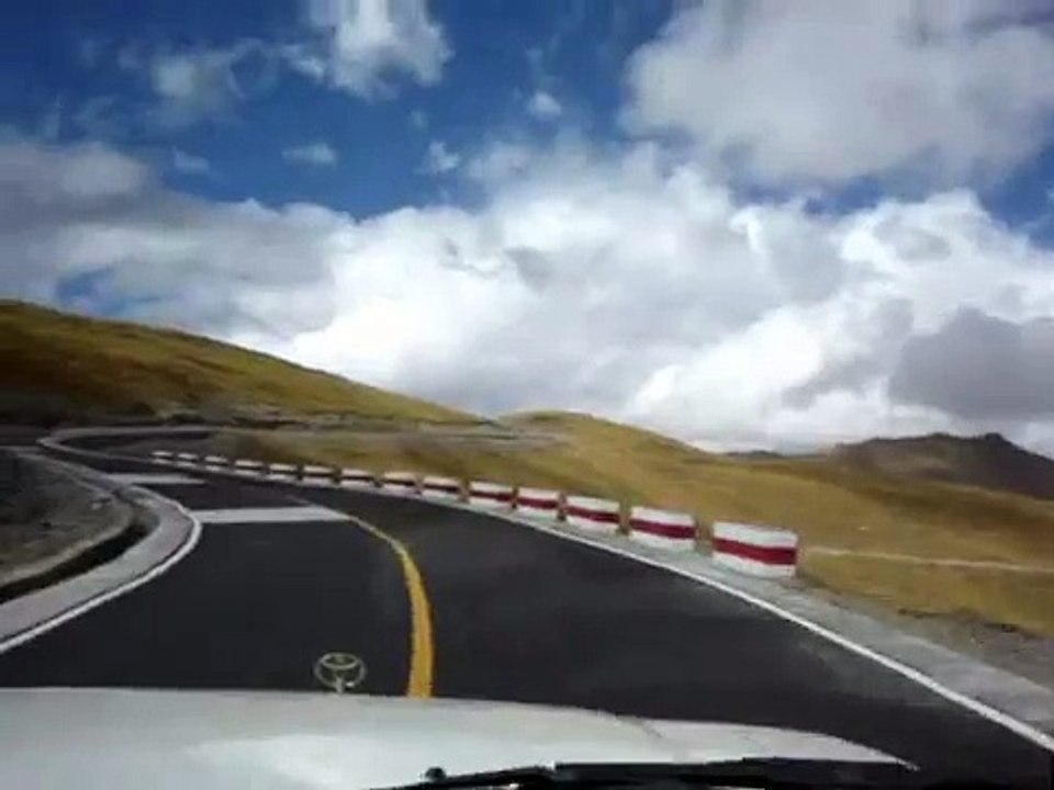 Drivin' in Tibet