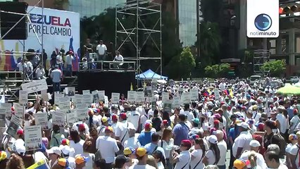 Diputado Richard Blanco confundió la camisa de la Vinotinto por la de España