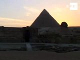 Las pirámides de Egipto cautivan con show nocturno de luz y sonido
