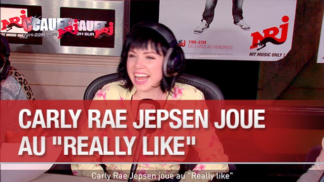 Carly Rae Jepsen joue au Really like - C'Cauet sur NRJ