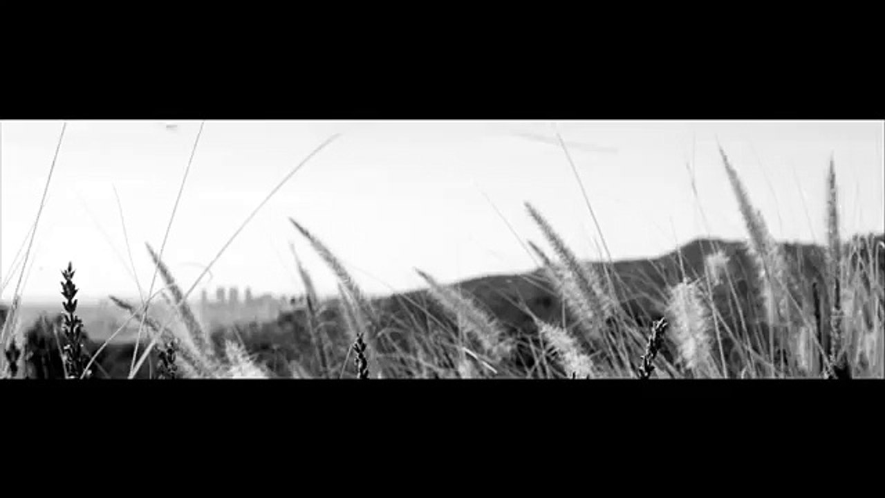 Bryan Ferry - Johnny & Mary [Official Video]