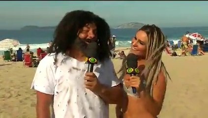 Mendigo e Mendigata analisam as gostosas no Pego ou Não Pego - TV UOL