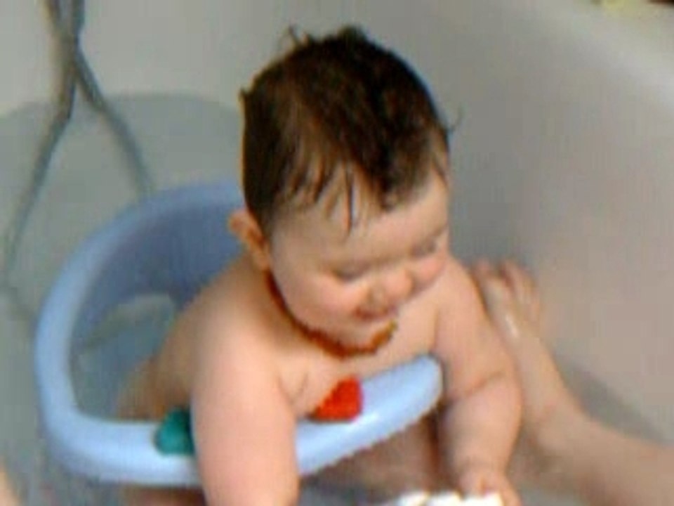 L'eclate dans le bain partie2