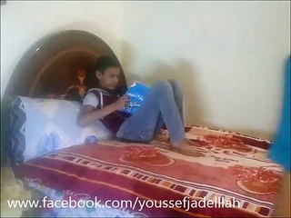 لما أبوك يدخل عليك وأنت بتذاكر