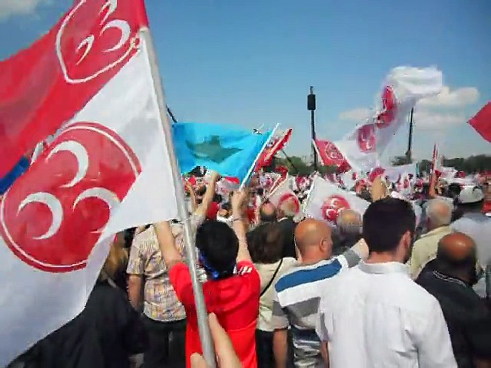 MHP İSTANBUL MİTİNGİ 31 MAYIS 2015 PAZAR DEVLETİN BASINA DEVLET GELECEK