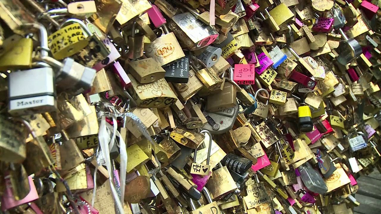 Paris macht schluss mit tradition der liebes-schlösser