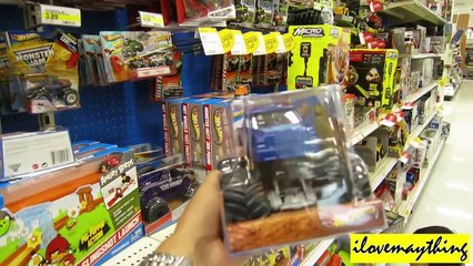 Unboxing BLUE THUNDER - Monster Jam Truck