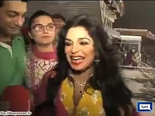 What Anchor Asked about Captain Naveed that made Meera Shy --