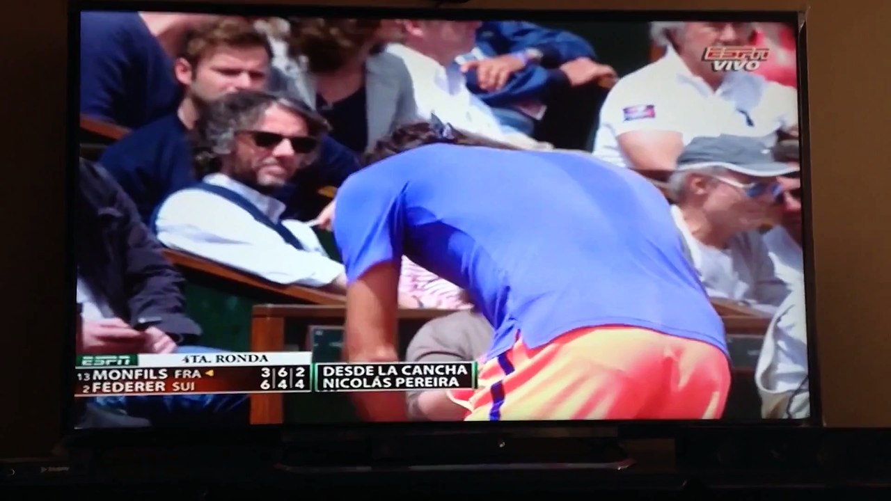 Roland Garros : un mystérieux avion vole à l'envers pendant Federer - Monfils