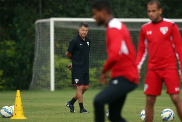 Novo técnico do São Paulo explica esquema de rodízio no elenco