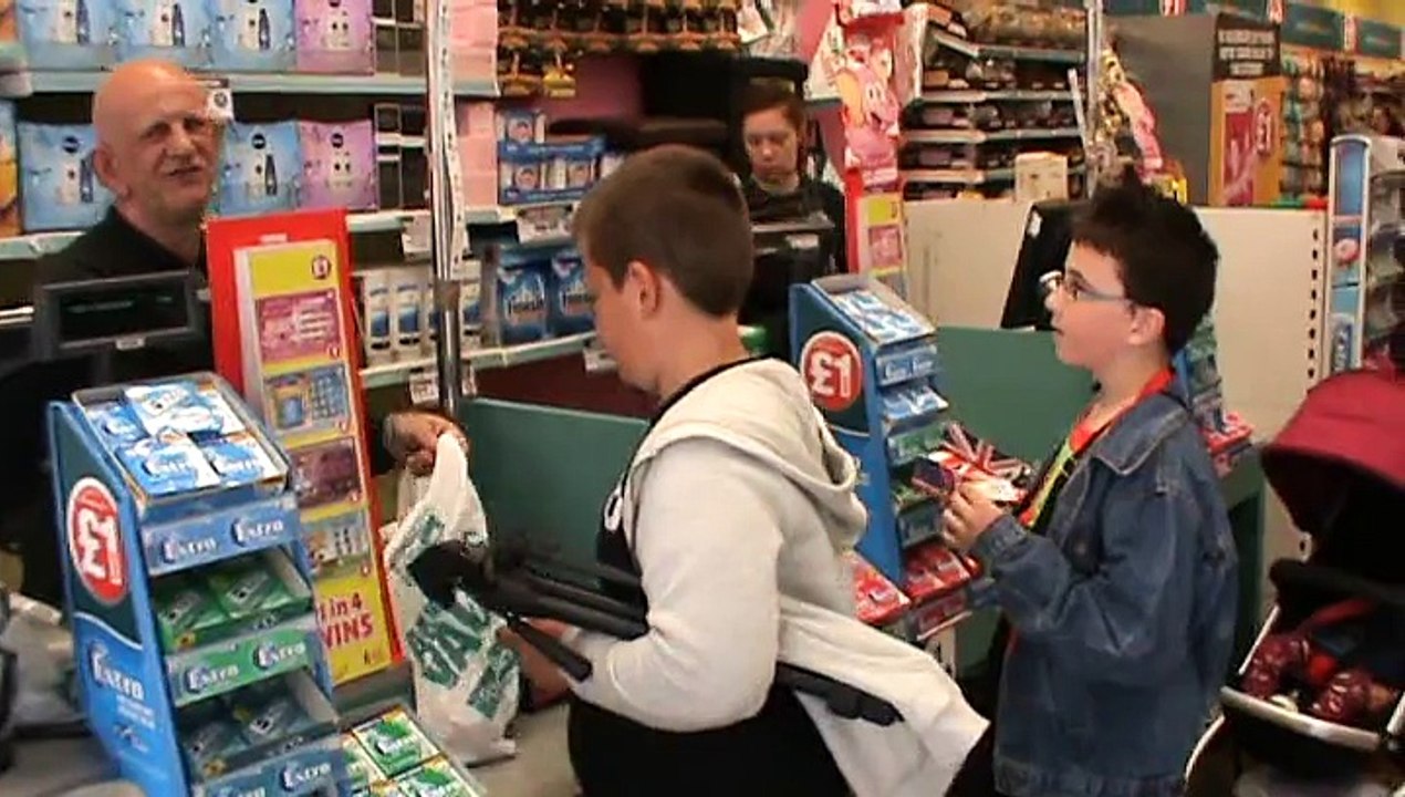 Dans une boutique avec Yann