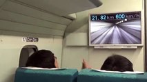 Este tren japonés batió el récord mundial al superar los 600 kilómetros por hora