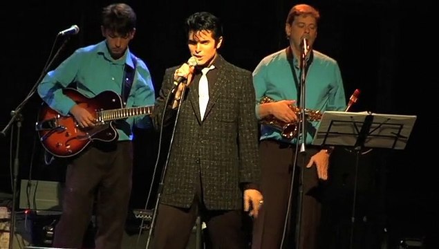 Dean Z sings 'Don't Be Cruel' Elvis Week 2011