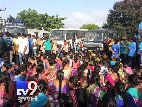 Protesting villagers clash with cops, 100 injured including officers - Tv9 Gujarati
