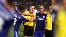 Quand Azpilicueta met un carton jaune à des arbitres !