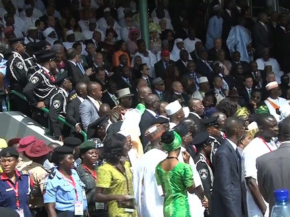 Le Président à la cérémonie d'investiture de Muhammadu Buhari, nouveau Président du Nigéria