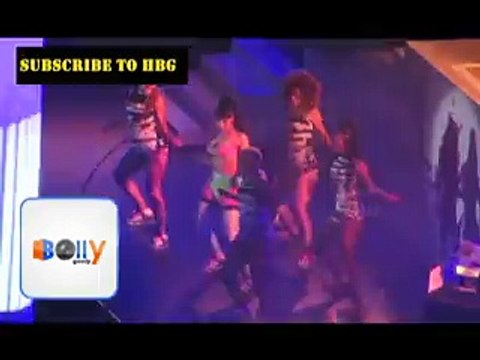 Nicki Minaj Shake-BUTT-During Performing at iHeart Radio Summer Pool Party 2015