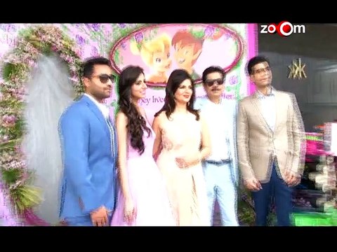 Amitabh Bachchan, Aishwarya Rai Bachchan and other stars attend a wedding - Bollywood News