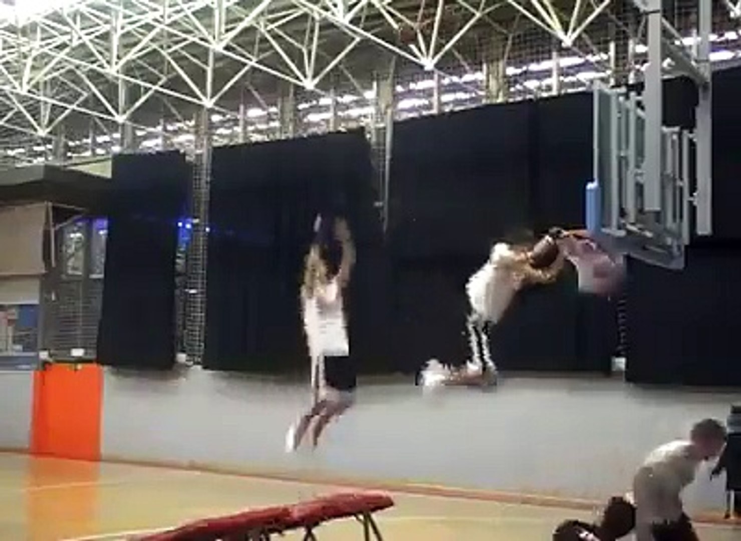 ⁣amazing basketball plays