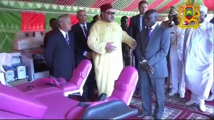 الجمعة 29 ماي 2015 - جلالة الملك يزور المستشفى الوطني سيماو منديز ببيساو ويتفقد المساعدة الطبية الممنوحة من المغرب لجمهو